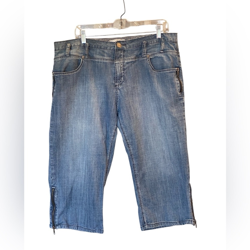 Women's Blue Power Denim Capris Pants with Embroidered Pockets 16